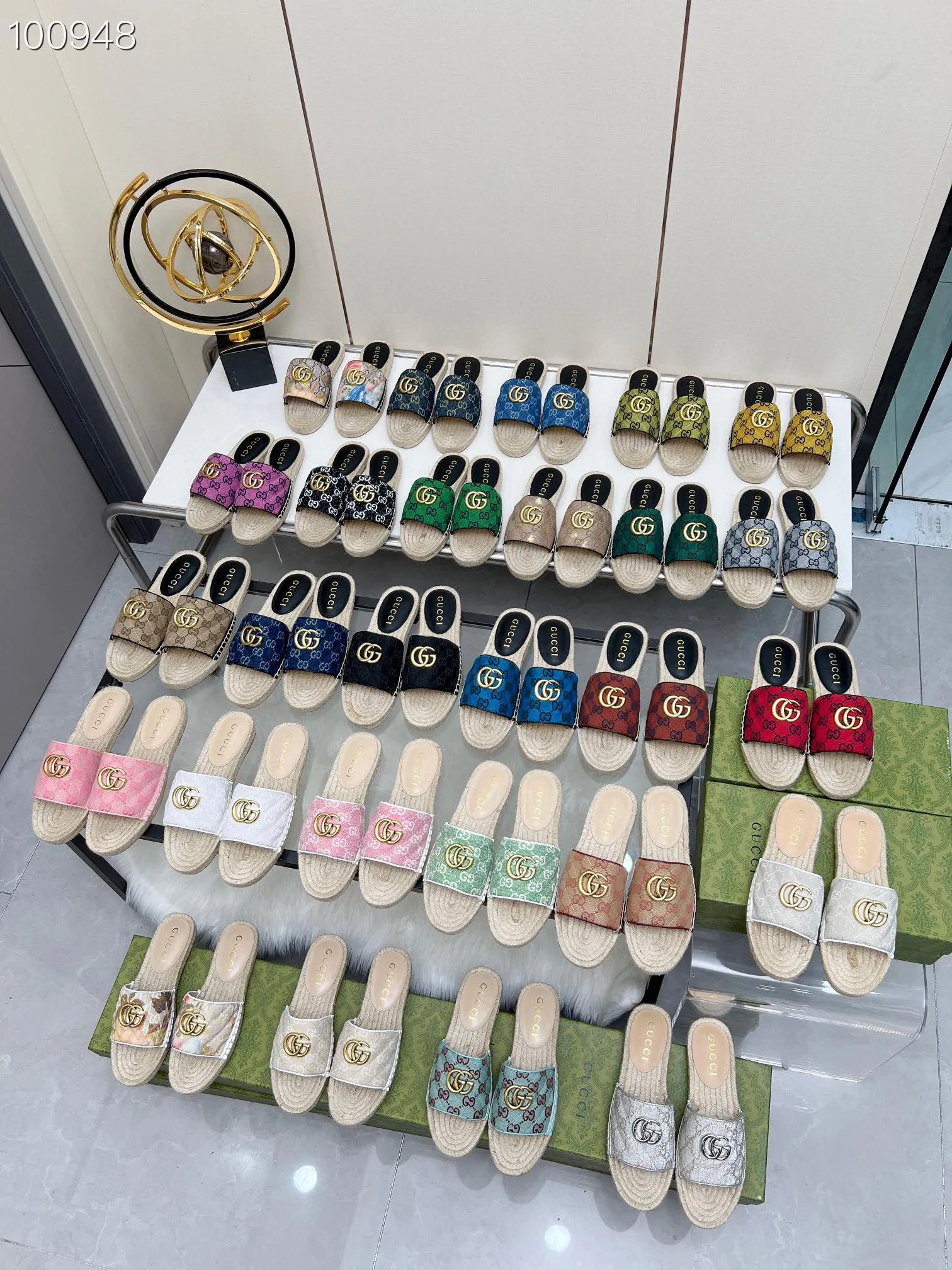 👟👟Ex-factory price 320👟👟 Gucci slippers fisherman shoes new color Injection molded one-piece straw bottom, high-end quality Fabric: Double G imported fabric Lining: sheepskin lining Code number: 35~42 Fabric styles include apricot, floral, pink, black, blue, burgundy, champagne, green, orange, cyan, starry sky, more than 30 colors to choose from, many colors to be updated in the future ,,,,,,,,